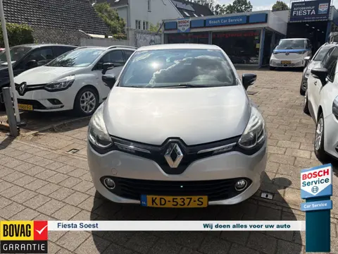 Renault Clio 0.9 TCe Eco2 Expression Auto met weinig kilometers en compleet met oa nav. en airco
