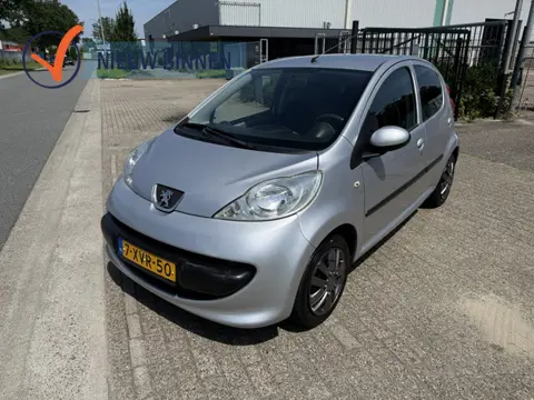 Peugeot 107 1.0-12V XR (bj 2006)
