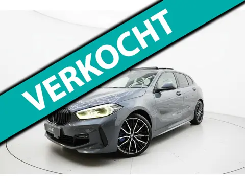 BMW 1-serie 118i M SPORT PANO CAMERA SFEERVERLICHTING