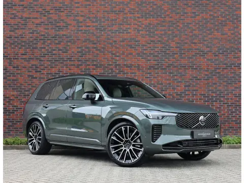 Volvo XC90 T8 AWD Ultra Dark | Direct rijden! - Pano - B&W