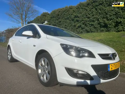 Opel Astra 1.6 CDTi Business + Navi - Clima - Cruise - PDC