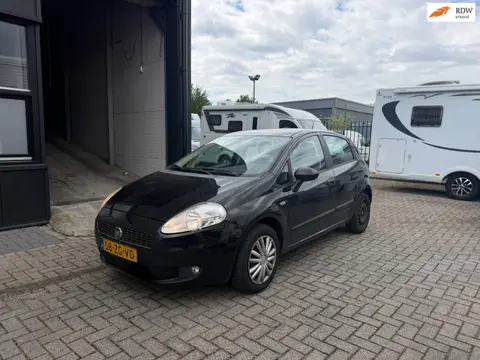 Fiat Grande Punto 1.4 Dynamic l INRUILKOOPJE l AIRCO l RADIO