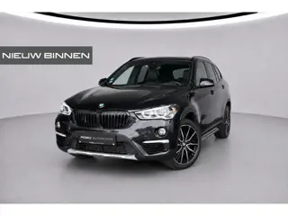 BMW X1 xDrive20i High Executive | Panoramadak | Head-Up Display | Stoelverwarming | HIFI | Camera | 