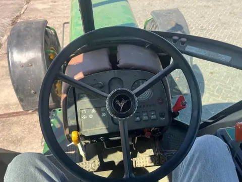 John Deere 3140-783025