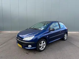 Peugeot 206 1.6-16V XS (bj 2001)