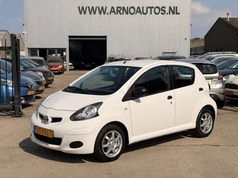 Toyota Aygo 1.0-12V Access 5-DEURS, NL AUTO, 176.003 KM NAP, STUURBKERACHTIGING, RADIO-CD-MP3-AUX, A
