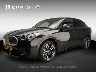 BMW iX2 eDrive20 | M-Sportpakket | LED | Navigatie | Sportstoelen | Elektr. zetels | Keyles go | DAB