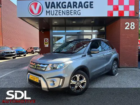 Suzuki Vitara 1.6 High Executive // SCHUIF-KANTELDAK // ADAPT. CRUISE // KEYLESS // CAMERA+SENSOREN 
