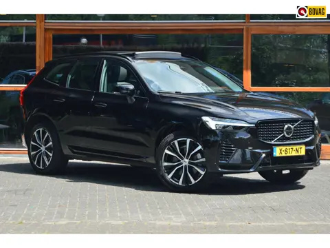 Volvo XC60 T6 Hybride Long Range AWD Plus Dark | Head-Up Display | 360° Camera | Gelamineerde ruiten