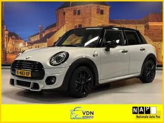 Mini Cooper 1.5 Dalston Edition Automaat Panodak Leer