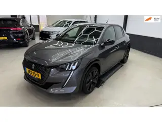 Peugeot 208 1.2 GT 3D virtual display, navigatie groot scherm