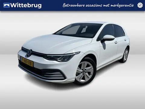 Volkswagen Golf 1.0 TSI 110pk Life / App-connect / Navigatie / Parkeersensoren / Clima / LED verlich
