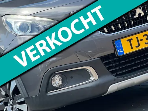 Peugeot 2008 1.2 PureTech Allure 110pk Automaat - Gris Platinium - Panorama/Cruise/Clima