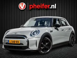 MINI 5-deurs 1.5 One Essential Full map navigatie/ Climate control/ DAB+/ Carplay/ Cruise control
