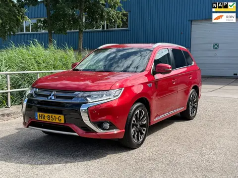 Mitsubishi Outlander 2.0 PHEV instyle Facelift! Navi! camera! 98.350 KM NAP!