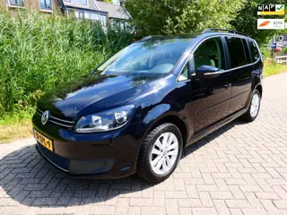 Volkswagen Touran 1.2 TSI 105pk 7-Persoons Clima Navi Trekhaak 1300kg.
