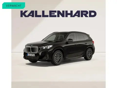 BMW iX1 eDrive20 M-Sport - Pano - Trekhaak - Memoryzetel - Head-Up