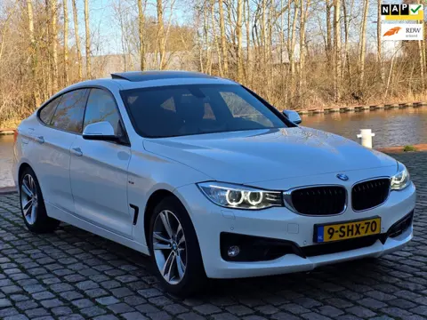 BMW 3-serie Gran Turismo 320i xDrive High Executive Automaat panorama dak leerbekeleding stoelverwar
