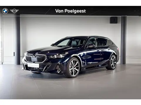 BMW 5 Serie Touring 530e M Sport Edition | M Sport Pro | Glazen Panoramadak | Stoelverwarming | Head