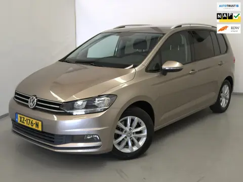 Volkswagen Touran 1.5 TSI Comfortline / NL-auto / BTW / Massage