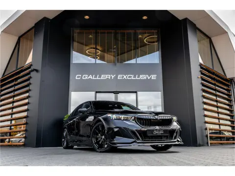 BMW 5 Serie 530e M Sport Edition - Maxton Bodykit | Panorama | H&K | Stoelkoeling | Memory