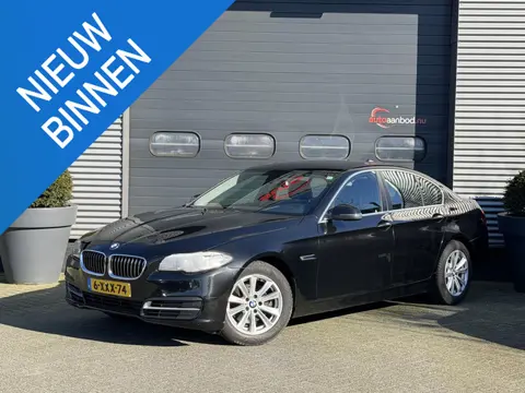 BMW 5-serie 518d Executive M-Sport Stuur | Navigatie | Xenon | Lichtmetalen Velgen | Parkeersensoren