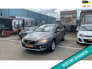Volvo XC70 2.4D Momentum 176pk Automaat 1e eig. Leder Trekhaak 1800kg.