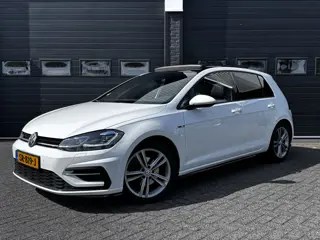 Volkswagen Golf 1.5 TSI 150PK Highline Business R-line Automaat | Pano | Virtual | ACC | Camera | €1