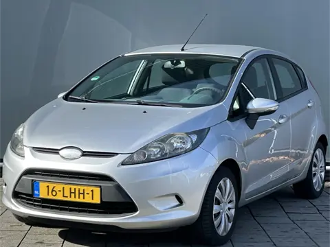 Ford Fiesta BWJ 2010 | 1.25 60PK Limited | AIRCO | RADIO/CD | STUURBEKR | ACHTER SPOILER |