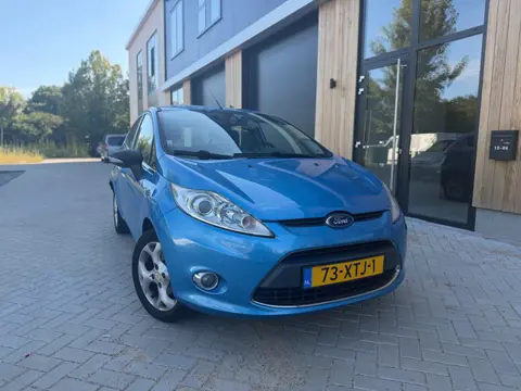Ford Fiesta 1.25 Titanium (bj 2010) Climate control/Parksensor/NW APK!