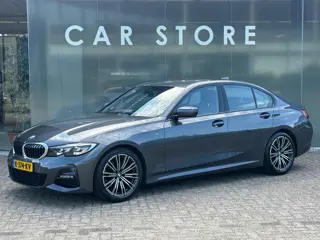 BMW 3-serie 320i High Executive M-Sport Dealer onderhouden