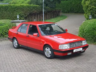 Lancia Thema 8.32 in unieke kleur Ferrari Rosso Corsa