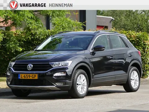 Volkswagen T-Roc 1.5 TSI AUTOMAAT | verwarmd stuur | Apple Carplay / Android auto | trekhaak