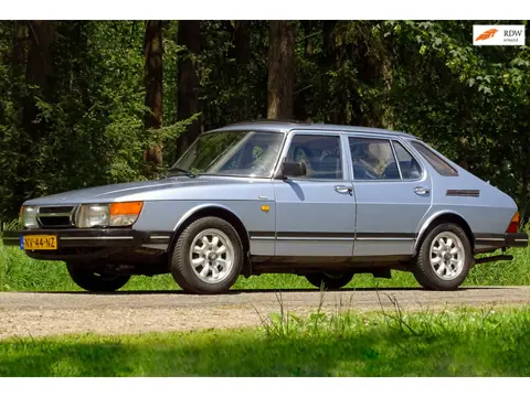 Saab 900 2.0i