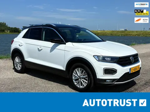 Volkswagen T-Roc 1.5 TSI Style Business Intense/Pano/ECC/NL/Zeer volle