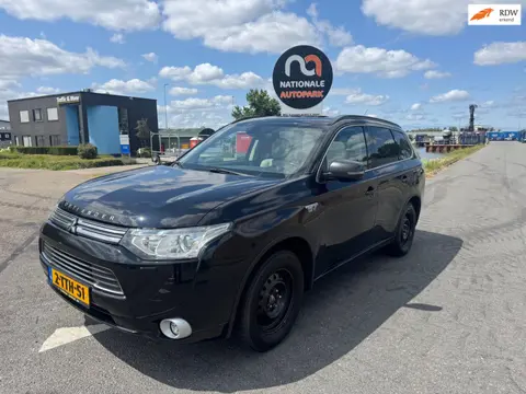 Mitsubishi Outlander | 2014 | 2.0 PHEV Instyle+ | Automaaat | APK