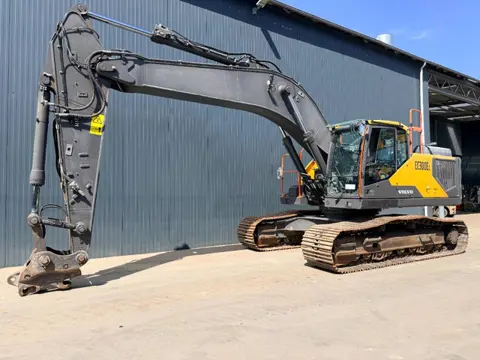 Volvo EC300E L (bj 2022)