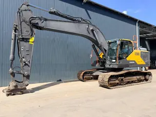 Volvo EC300E L (bj 2022)