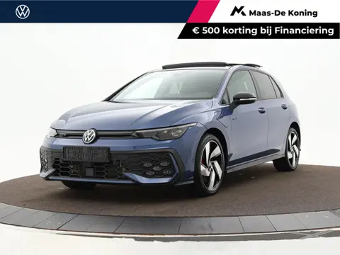 Volkswagen Golf 1.5 eHybrid GTE · Panoramadak · Camera · Inklap. Trekhaak · Matrix LED · Head-Up Dis