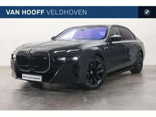 BMW 7 Serie M760e xDrive Automaat / Trekhaak / Multifunctionele Stoelen / Parking Assistant Professi