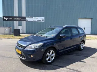 Ford FOCUS Wagon 1.6-16V Comfort 101 PK. Als nieuw rijdende auto van de tweede eigenaar !!! Airco we
