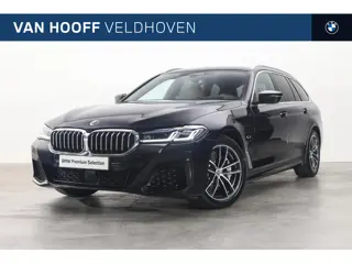 BMW 5 Serie Touring 530e xDrive M Sport Automaat / Trekhaak / Sportstoelen / Laserlight / Achteruitr