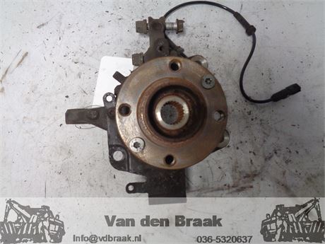 Renault Clio IV Estate 1.2 16V 2013-2021 Fusee rechts voor