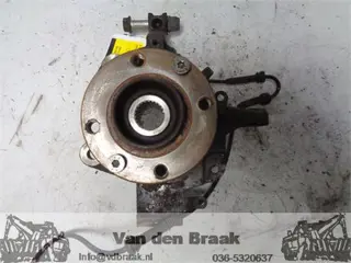 Renault Clio IV 2013-2021 Fusee links voor
