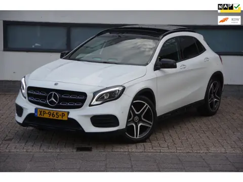 Mercedes-Benz GLA-klasse 180 Business Solution AMG Night Upgrade