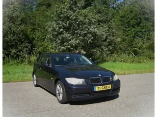 BMW 3-serie Touring 318i Business Line . Airco . Navi . Cruiscontrol . enz . inruil koopje