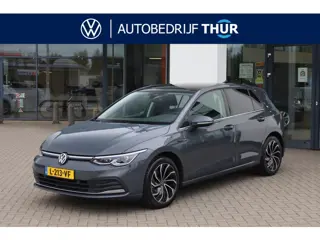Volkswagen Golf 1.5 TSI Style 130PK / 96kW, Panoramadak, keyless start, navigatie, privacy glas, 17"