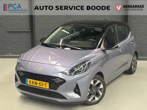 Hyundai I10 5-deurs 1.0 Premium automaat - 2-tone - 5-zits - camera - stoel + stuurverwarming - Appl