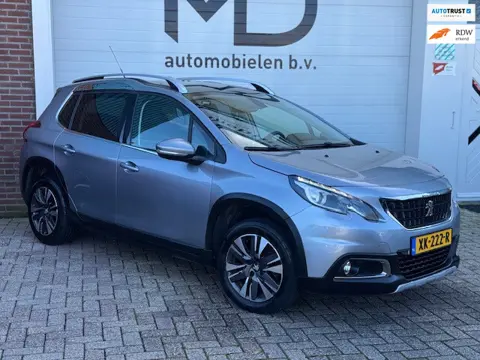 Peugeot 2008 1.2 GT-line - Panorama dak - Dealer onderhouden