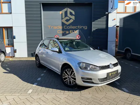 Volkswagen Golf 1.2 TSI Connected Series Automaat-Carplay-Pano-Stoelv